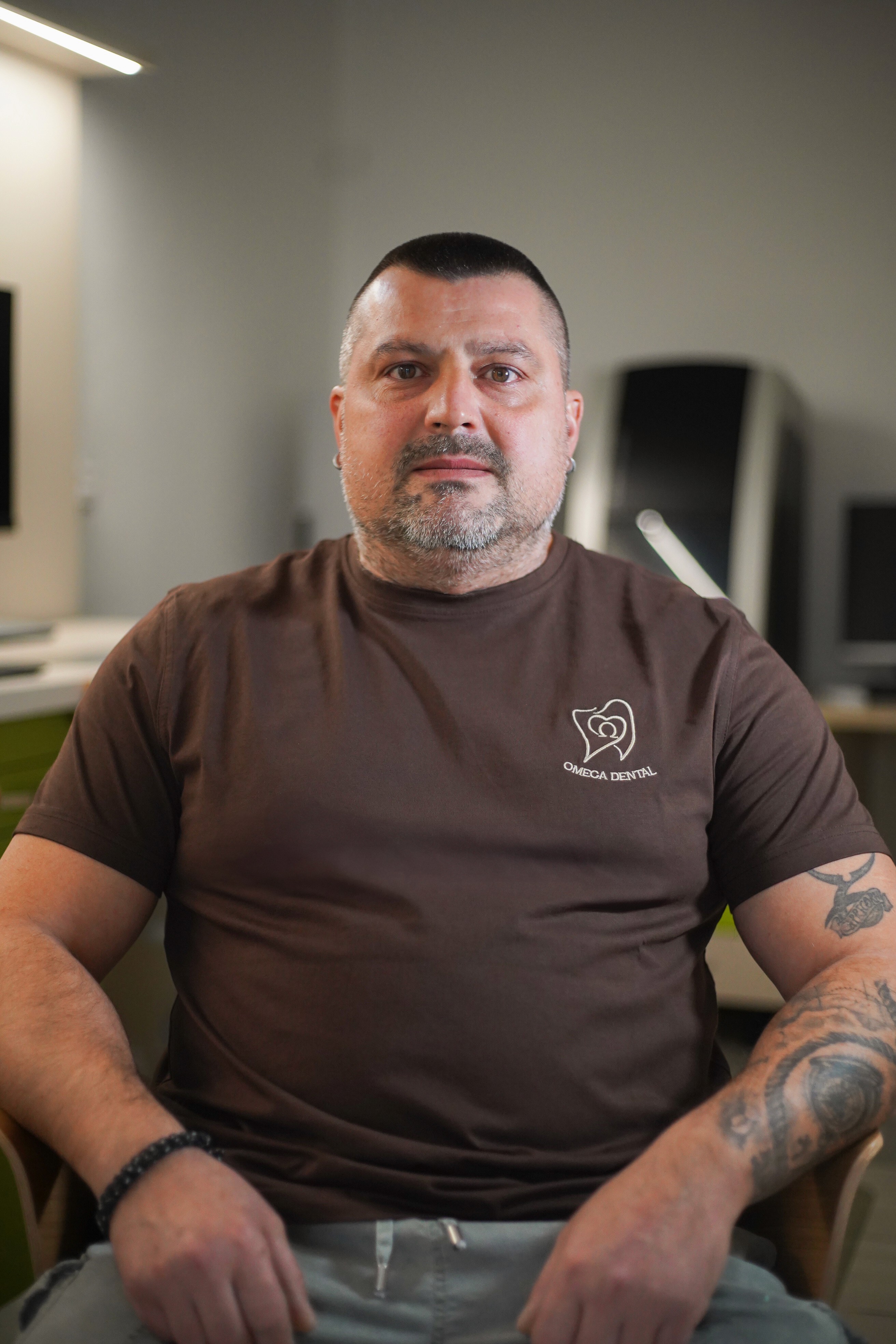  Puzsér Péter – zubný technik Omega Dental