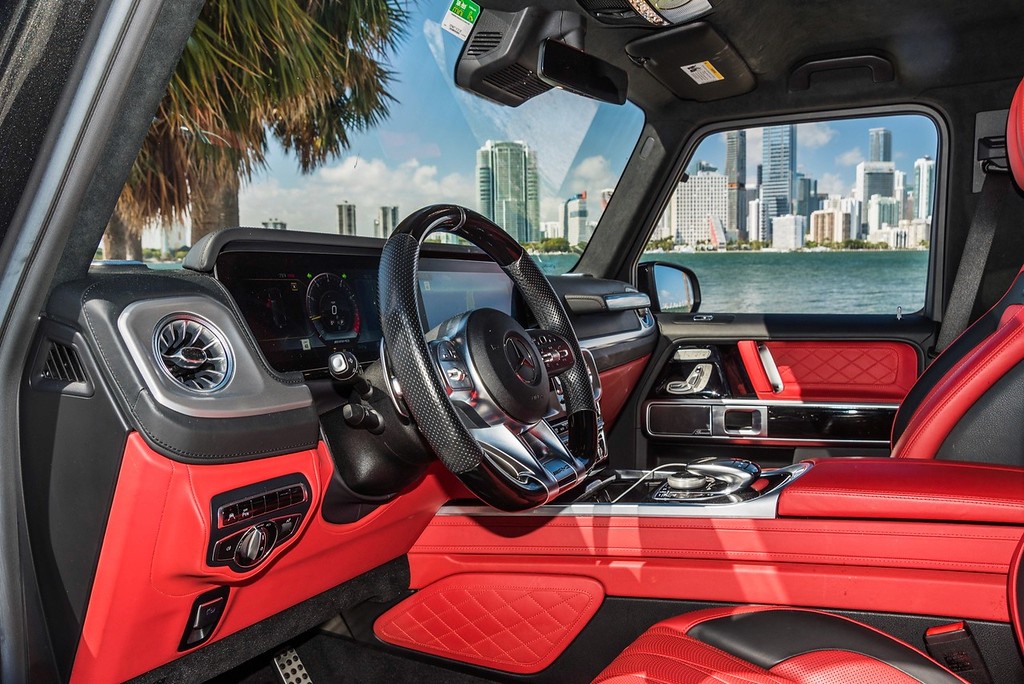 Mercedes-Benz G63 Black on Red