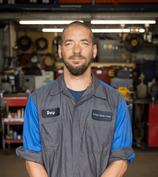 Dany Thomas, technicien aligneur d’expérience au Garage Claude Coutu, travailleur de confiance et passionné du travail bien fait.