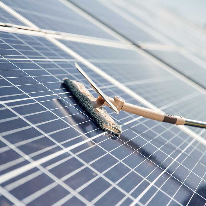 Reinigung einer Photovoltaikanlage mit entmineralisiertem Wasser