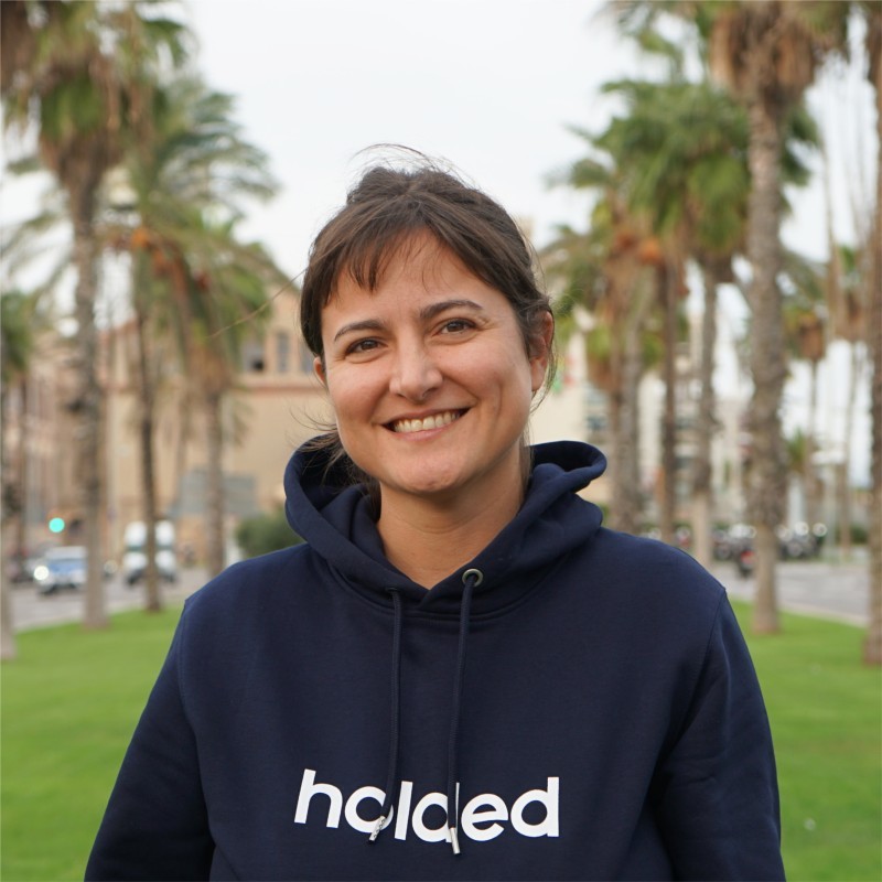 dolores vasquez office manager holded