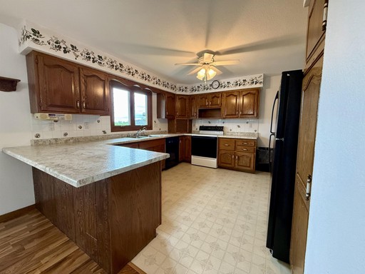 Photo 4 of 307 Benson Street, Cobb