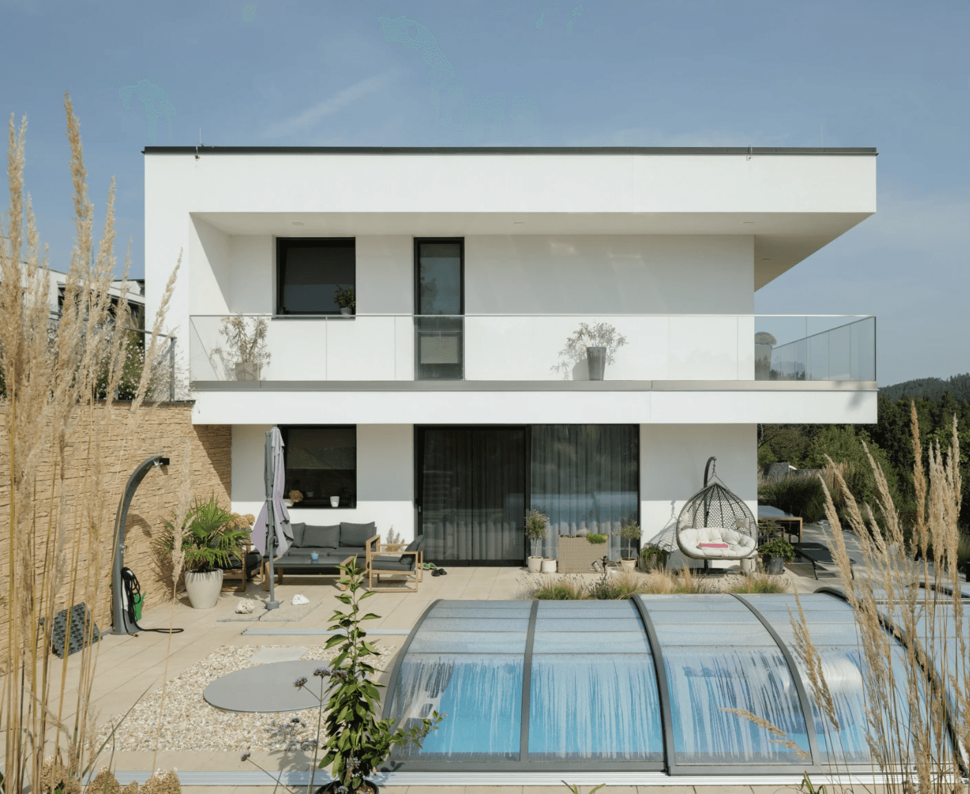 Large glass surfaces of a family house in Zlín