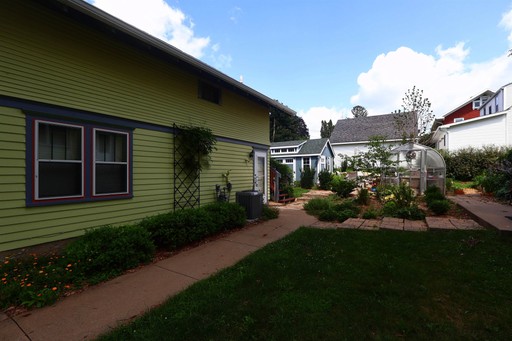 Photo 6 of 445 W Maple Street, Lancaster