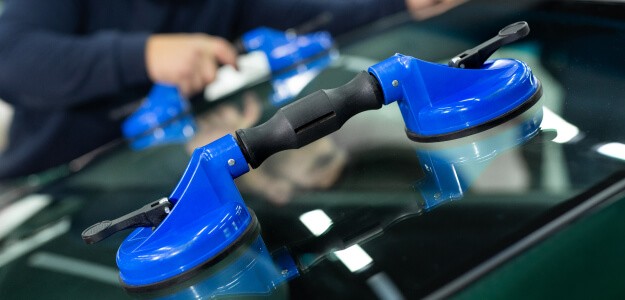 Remplacement et réparation de pare-brise sur la Côte : clarté et sécurité avant tout