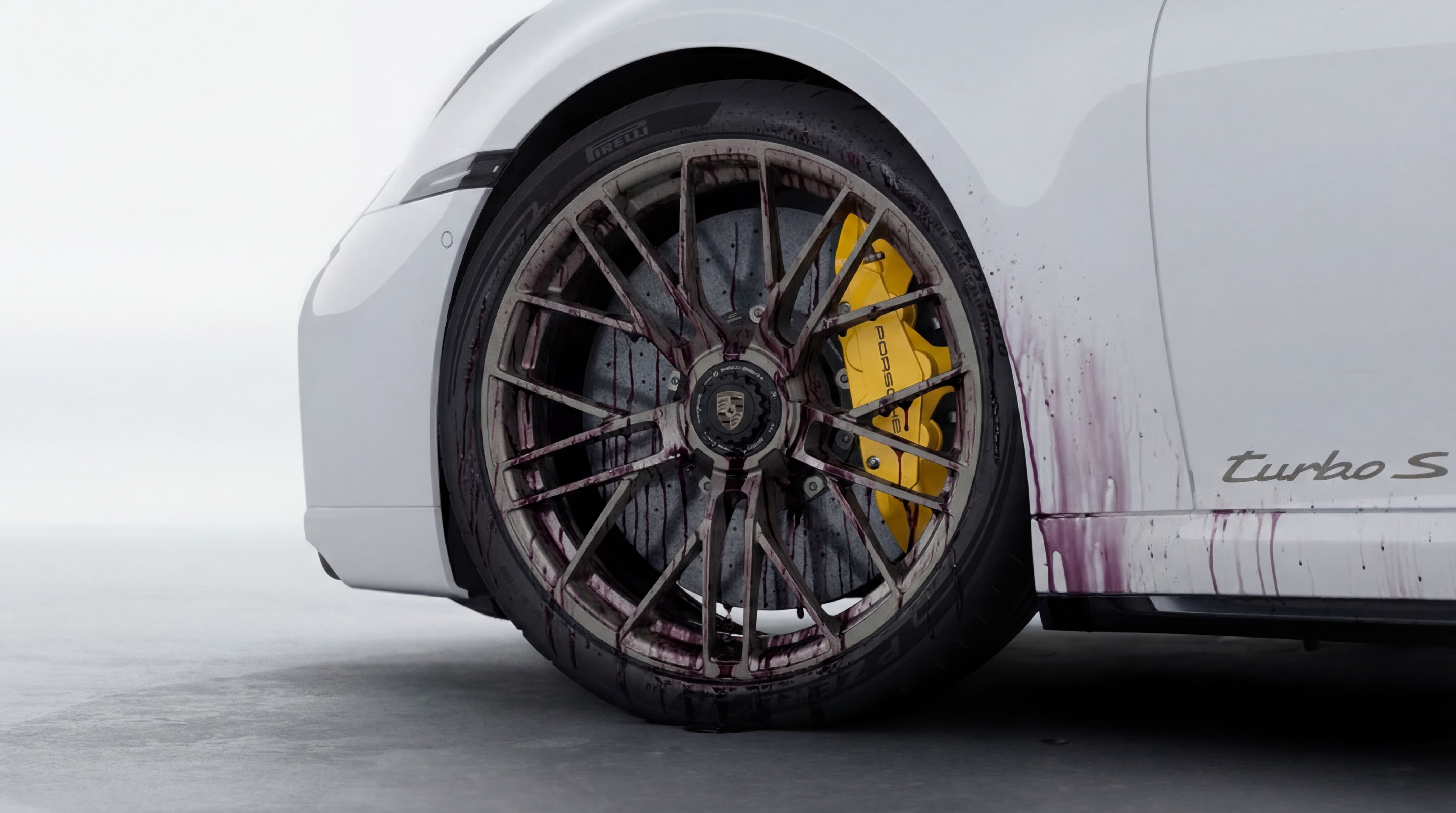 Jante d’une Porsche 911 Turbo S en cours de décontamination