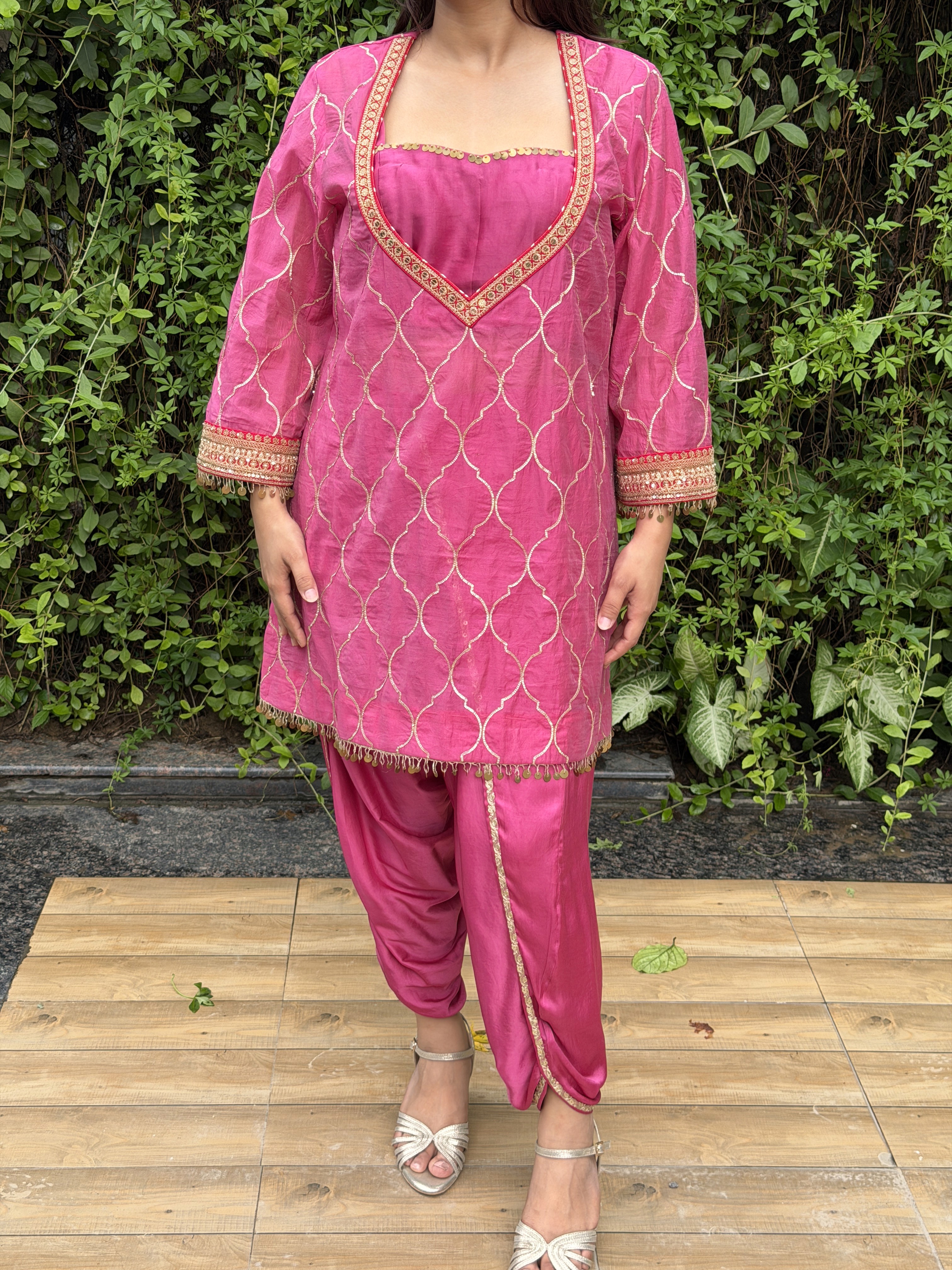 The Gulaabi Jharokha Set 1