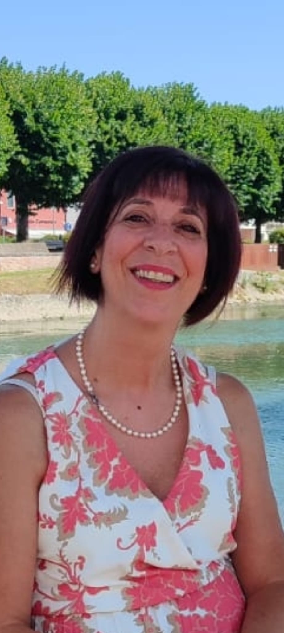 woman taking selfie