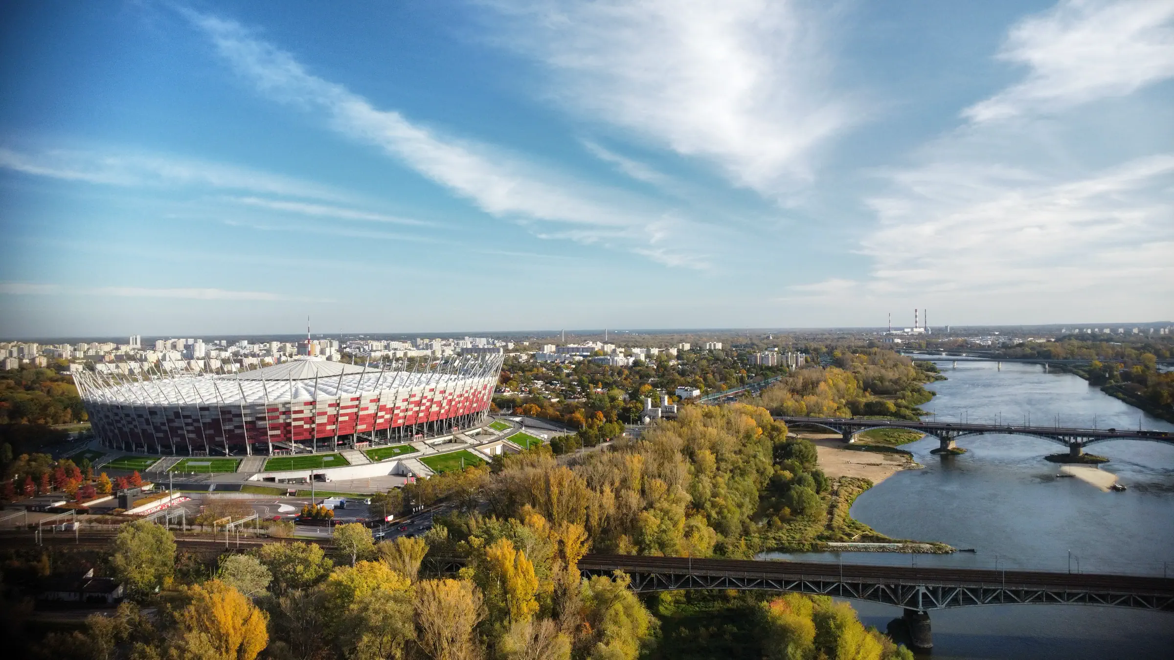 Zdjęcie z Drona przedstawiające Stadion Narodowy