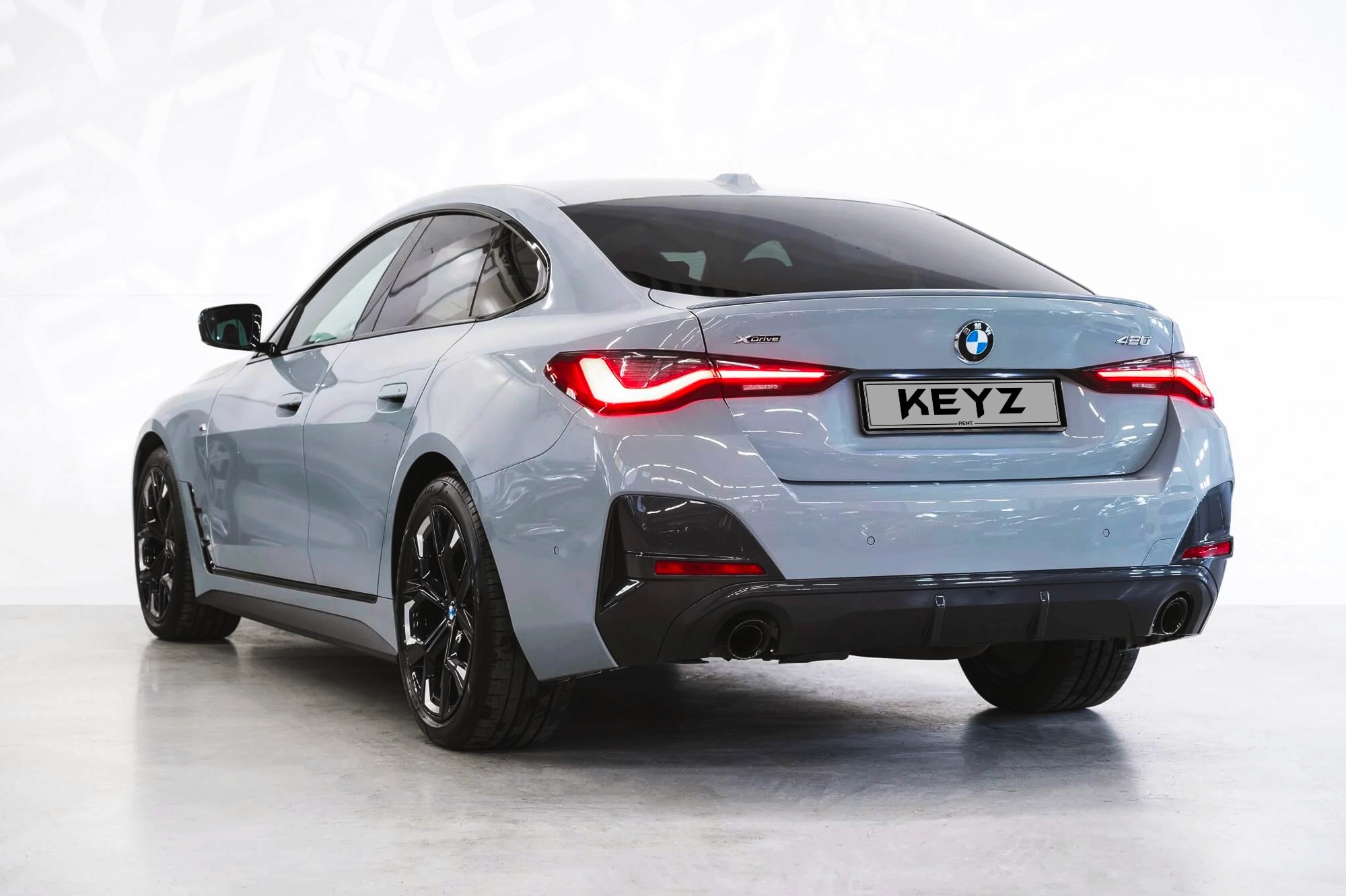 Vue extérieure arrière BMW 430i Gran Coupe Gris – Location Berline à Dubaï | Keyz Rent