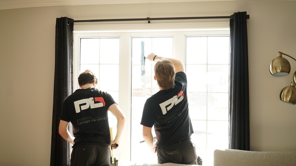 Nettoyage de vitres extérieures d’une maison à Québec