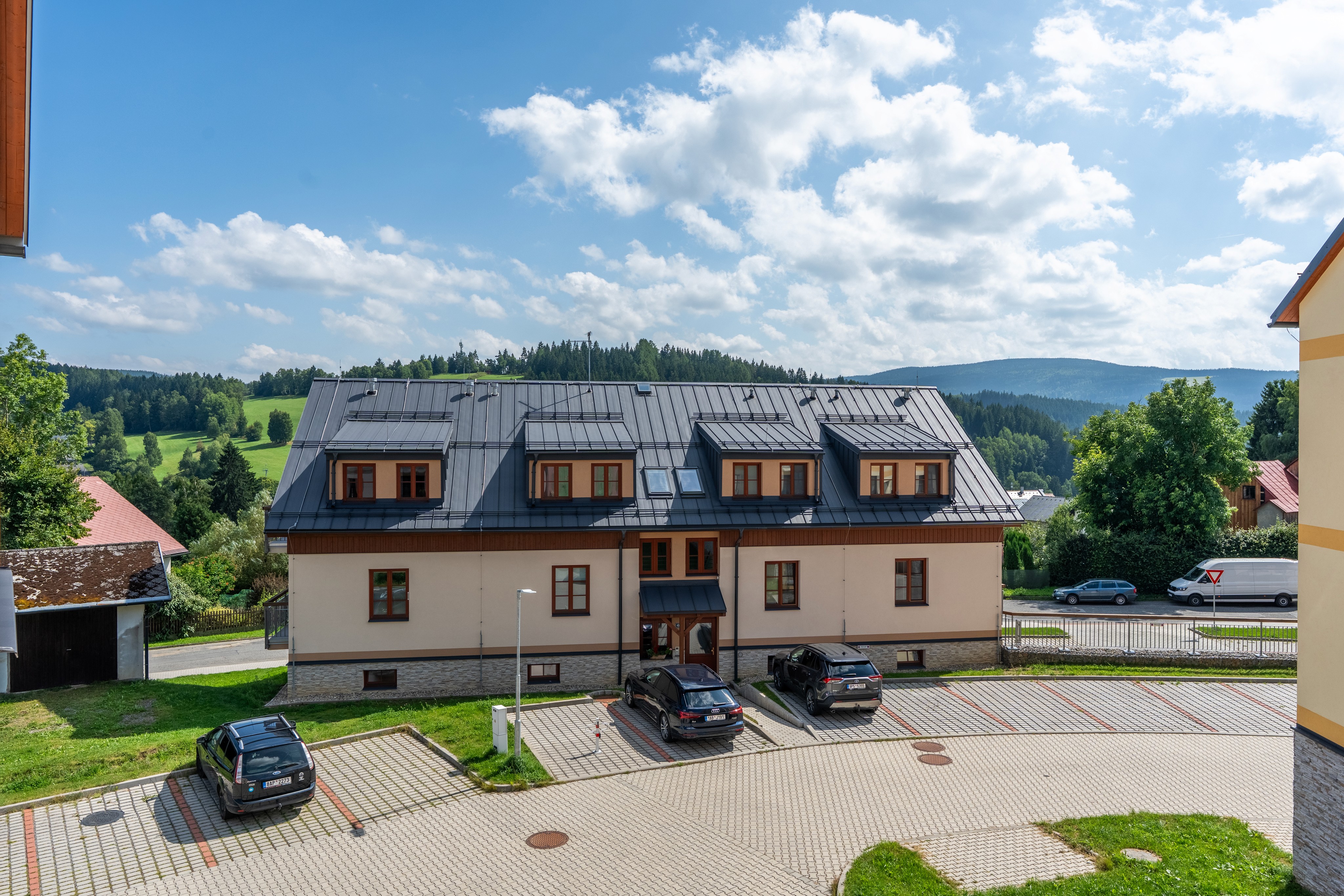 Here comes the alt text