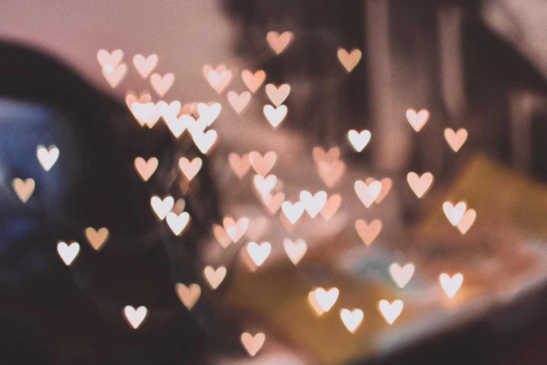 floating hearts - I Love You In Arabic 