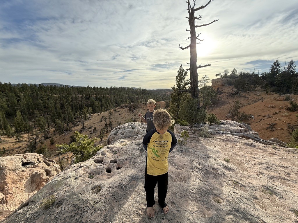 Hyrum and Emerson overlooking a canyon vista near Bryce Canyon, Utah