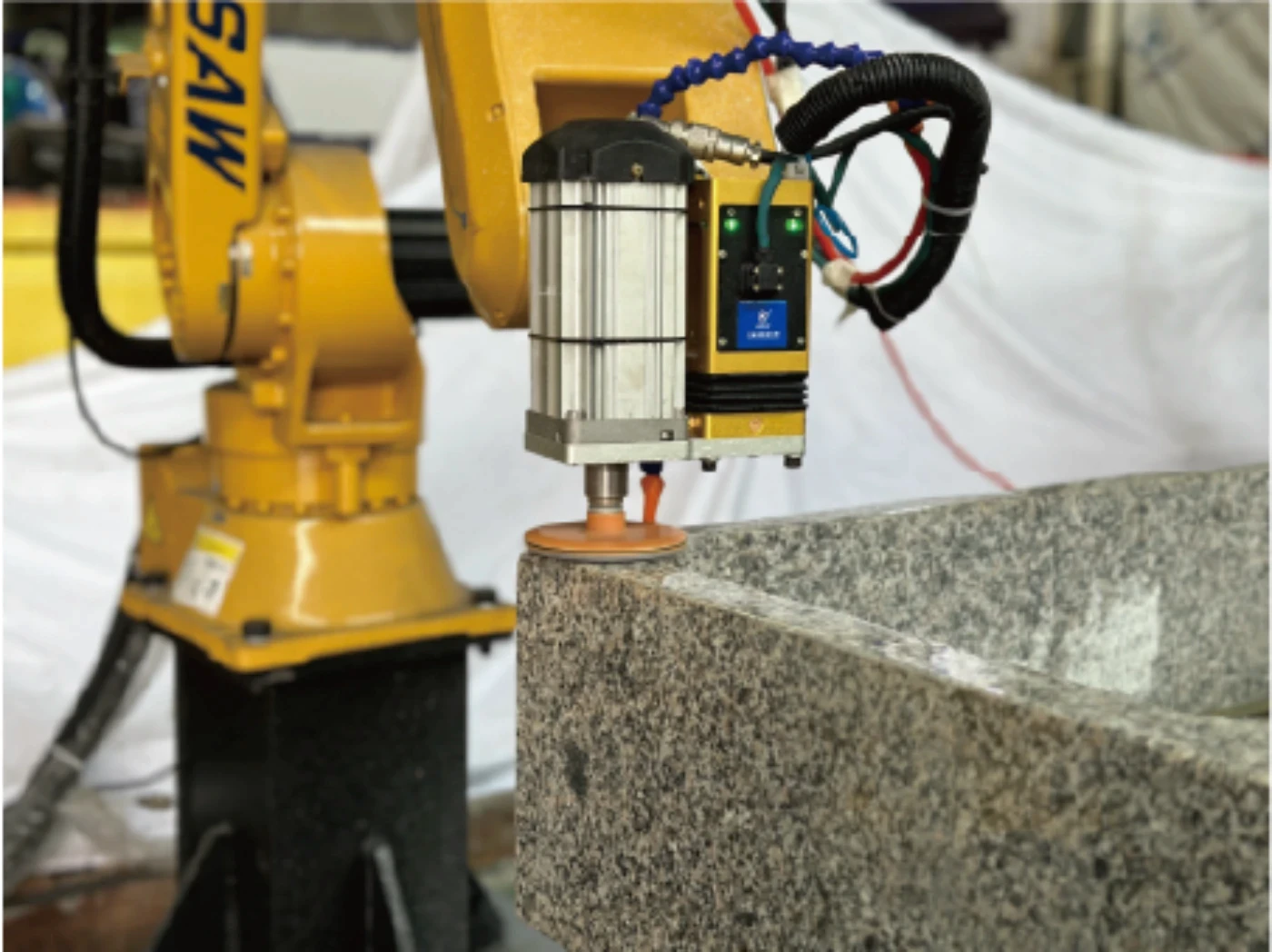 DINOSAW robot arm polish stone sinks