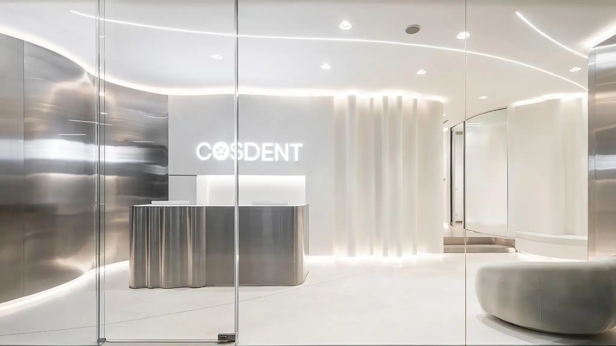 COSDENT Siam Square One reception counter seen through glass