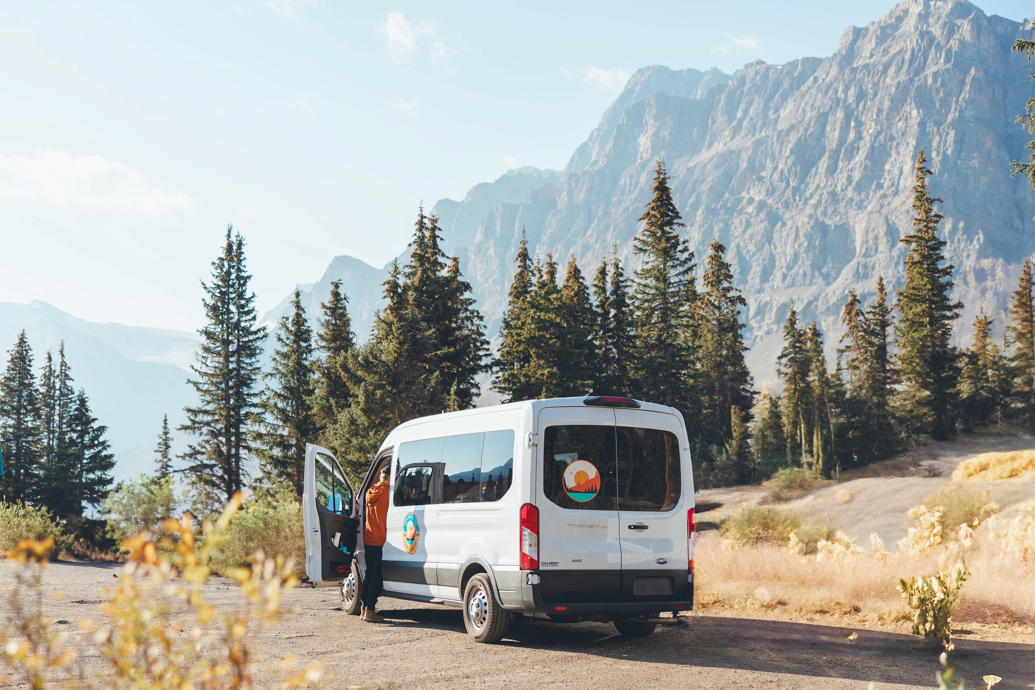 Explore Banff Tours van