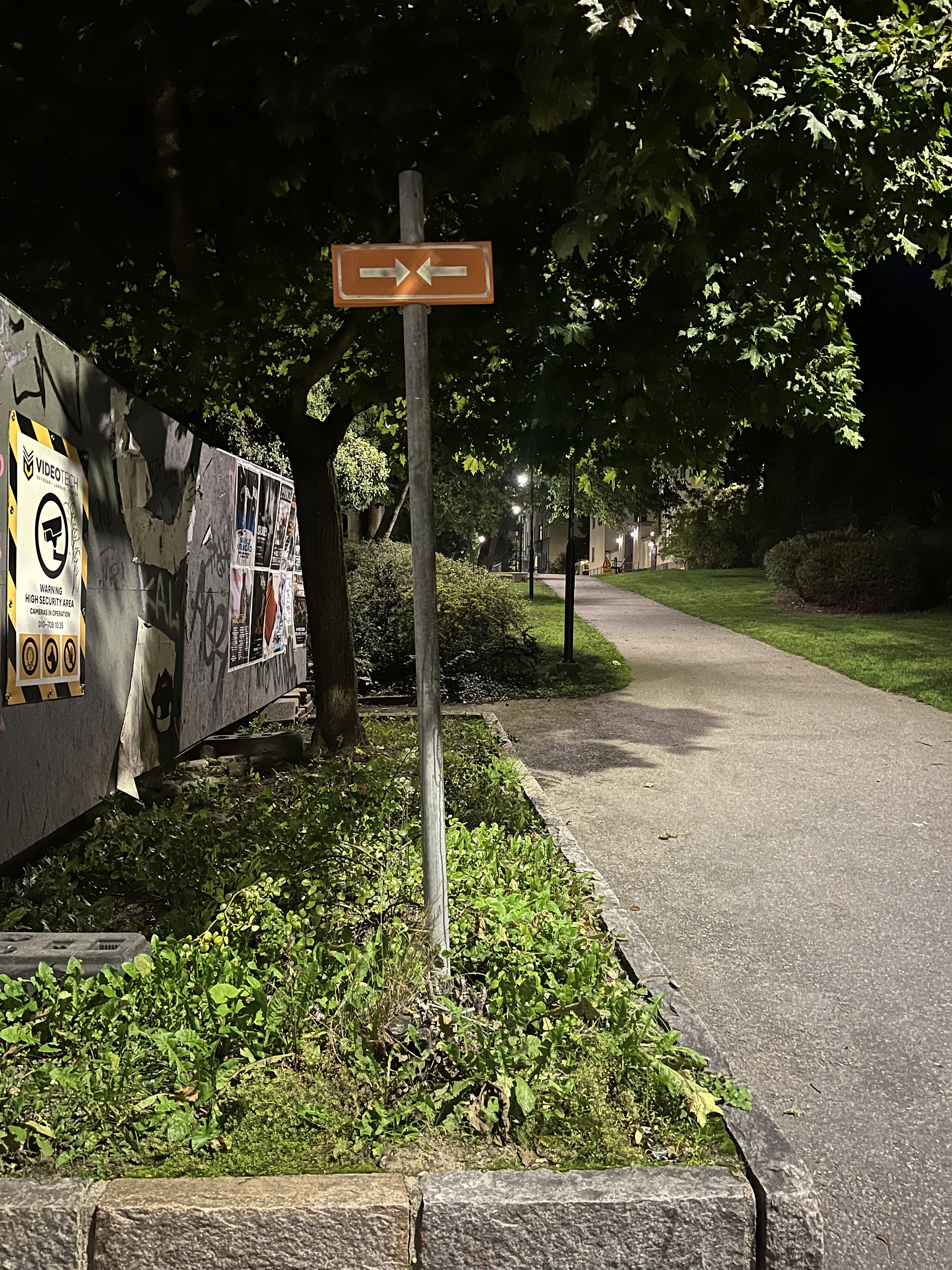 Måndag 04:28 (Monday 04:28), Siri Tolander, commuter paths, Stockholm, Sweden, uncommissioned, 2025