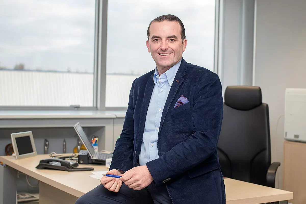 Portrait business homme bureau direction — photographie corporate Lille Hauts de France | Anteale Y
