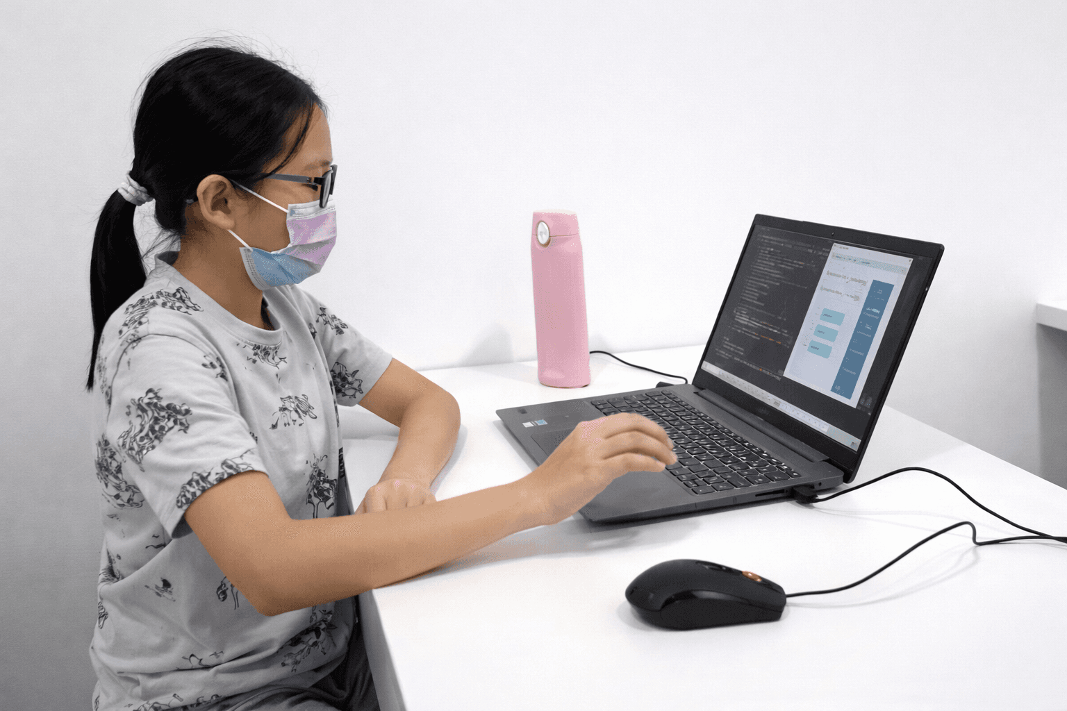 Having trouble keeping track of your water intake? Check out Sophie’s Hydration Tracker to help you stay hydrated everyday to reap health benefits.