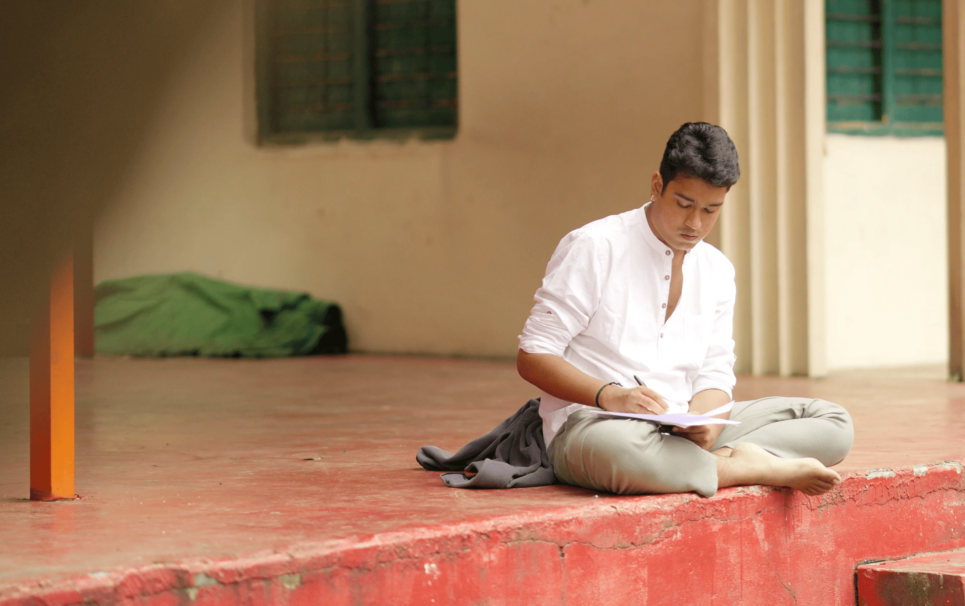 Dynamic picture of a cyclist riding downhill