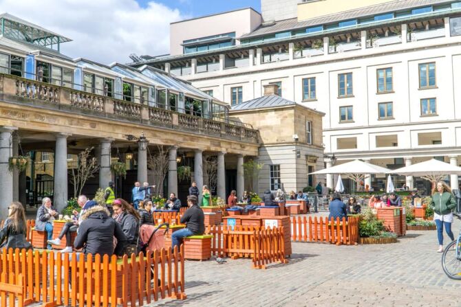 Alfresco dining in Covent Garden