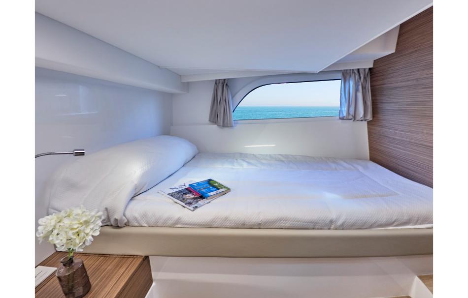Stateroom of the Rodman 1290 Evolution