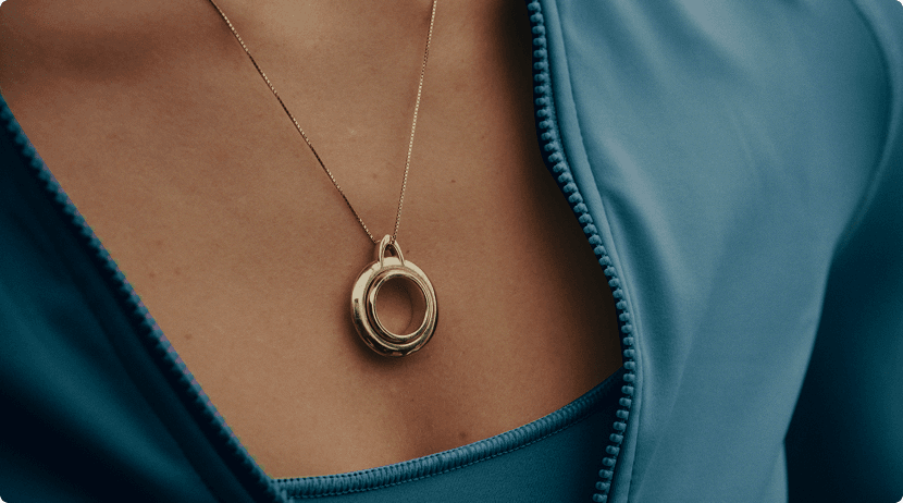 woman wearing necklace