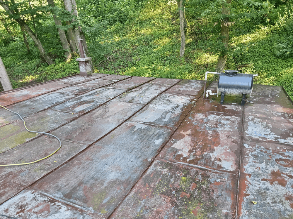 Střecha před renovací