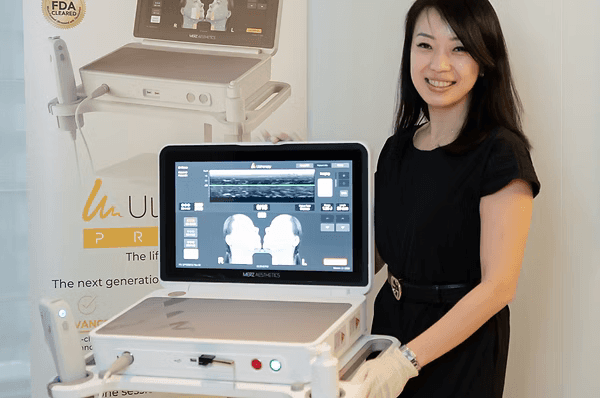 Dr Shirley is doing Ultherapy treatment