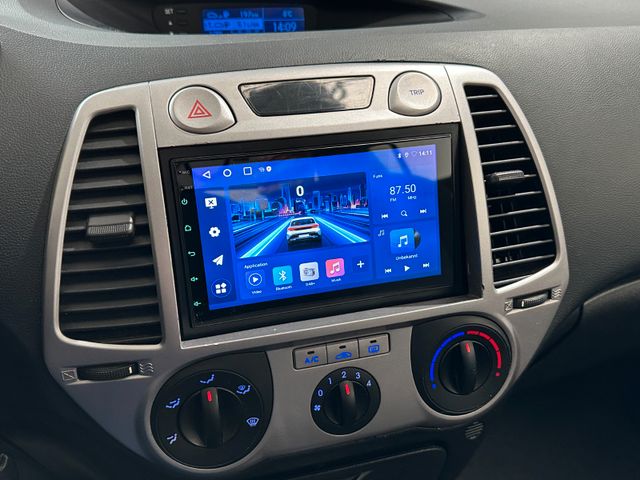 HYUNDAI i20 2012 SILVER Gebrauchtwagen - Galeriebild 12