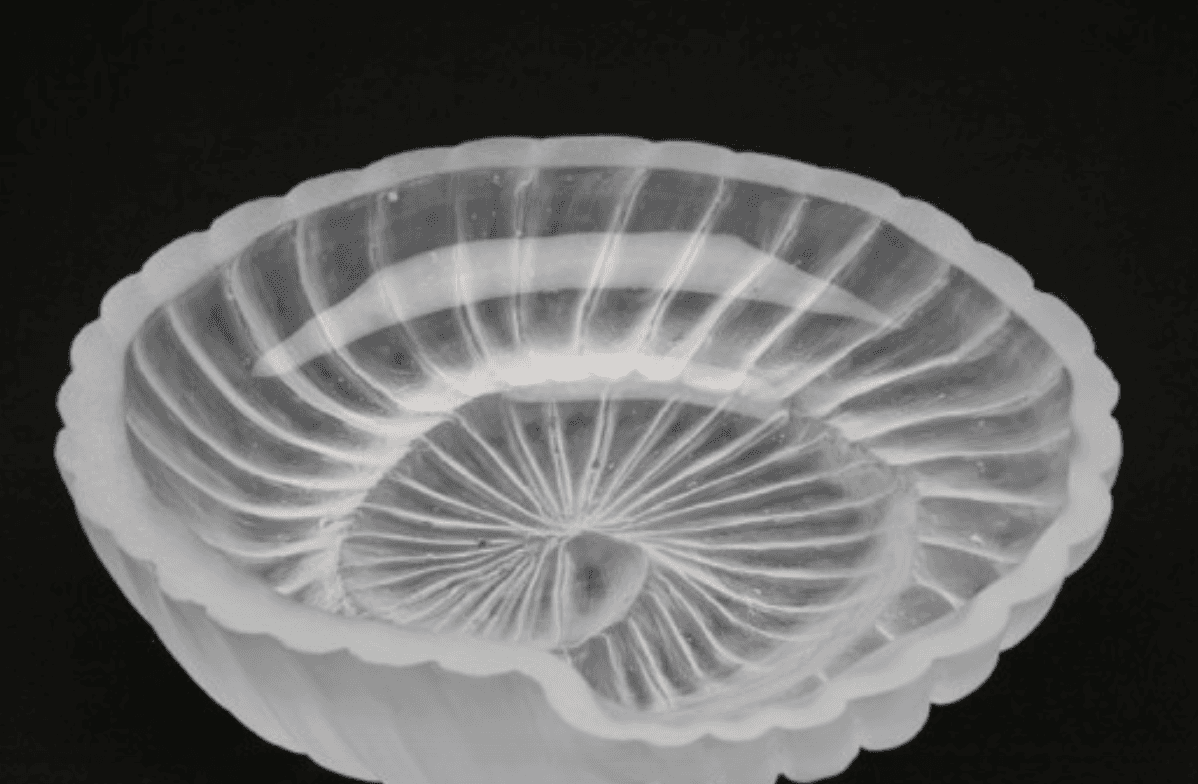 Desirable Objects — glass sculptures by Matilda Kästel exploring beauty and danger