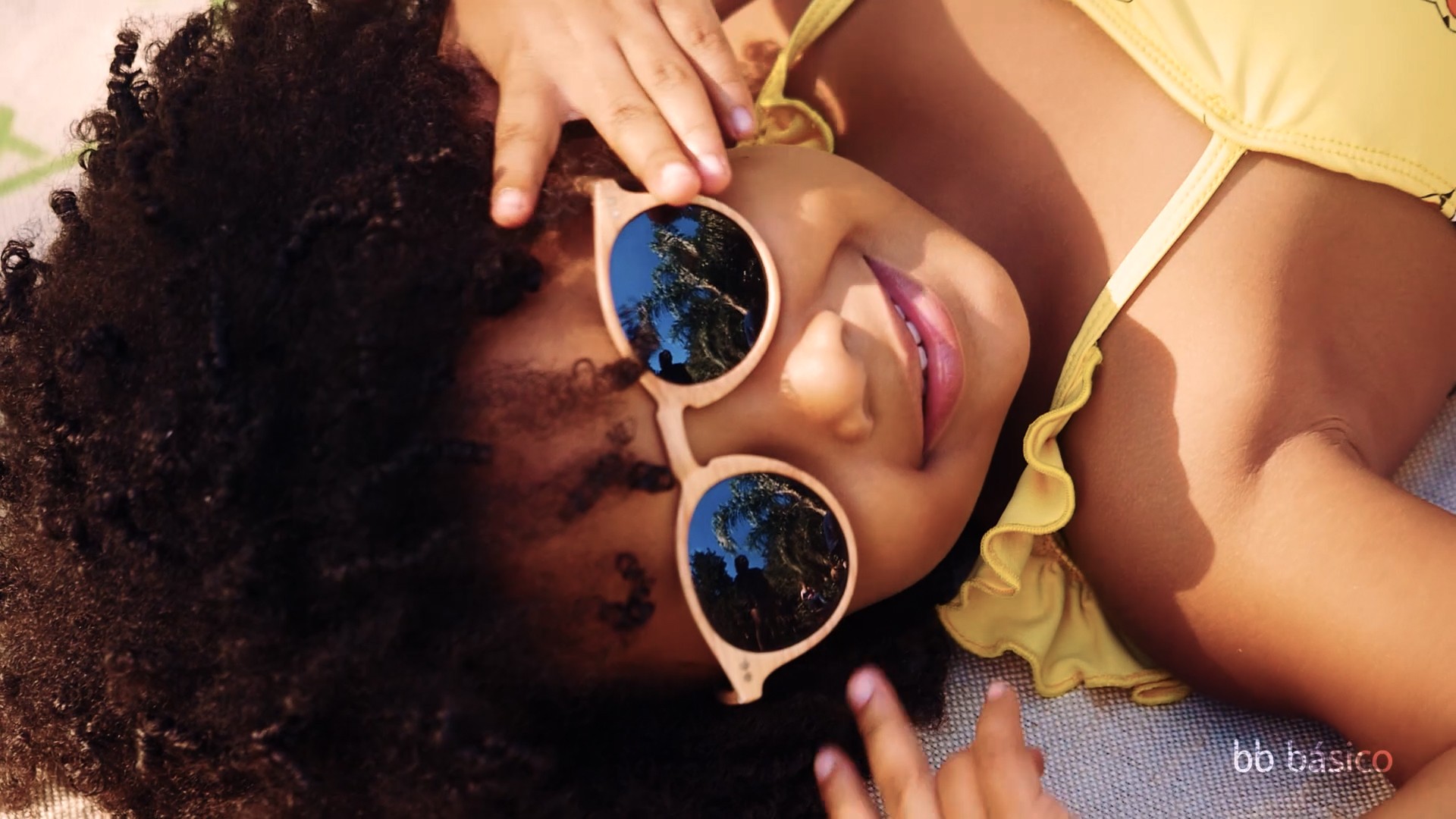 BB Básico editorial fashion film of a kid with sunglasses