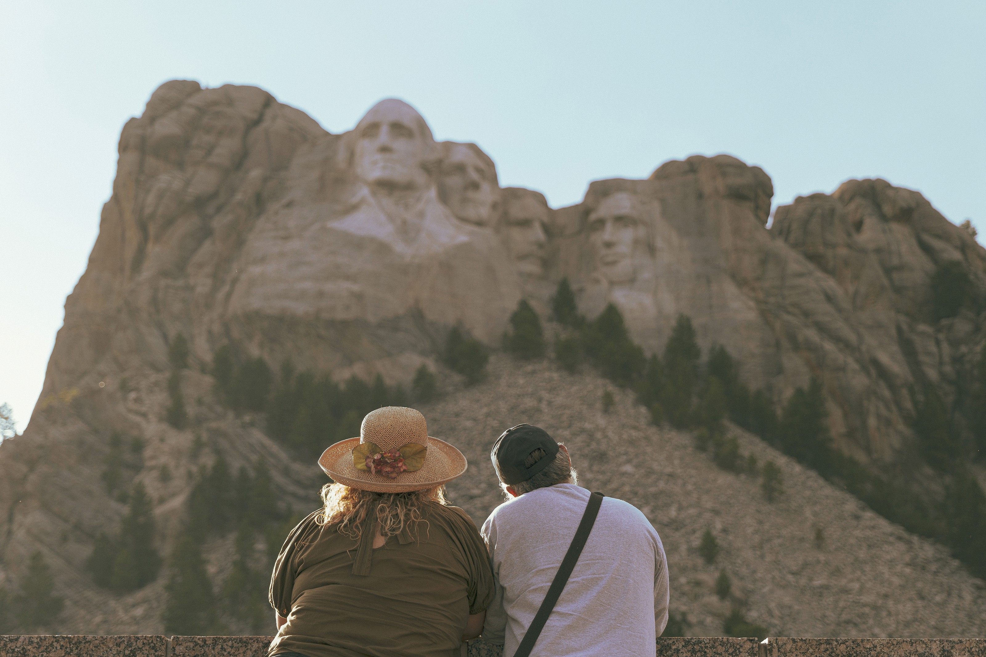 Couple at Mount Rushmore in Claremont CA | FFotos