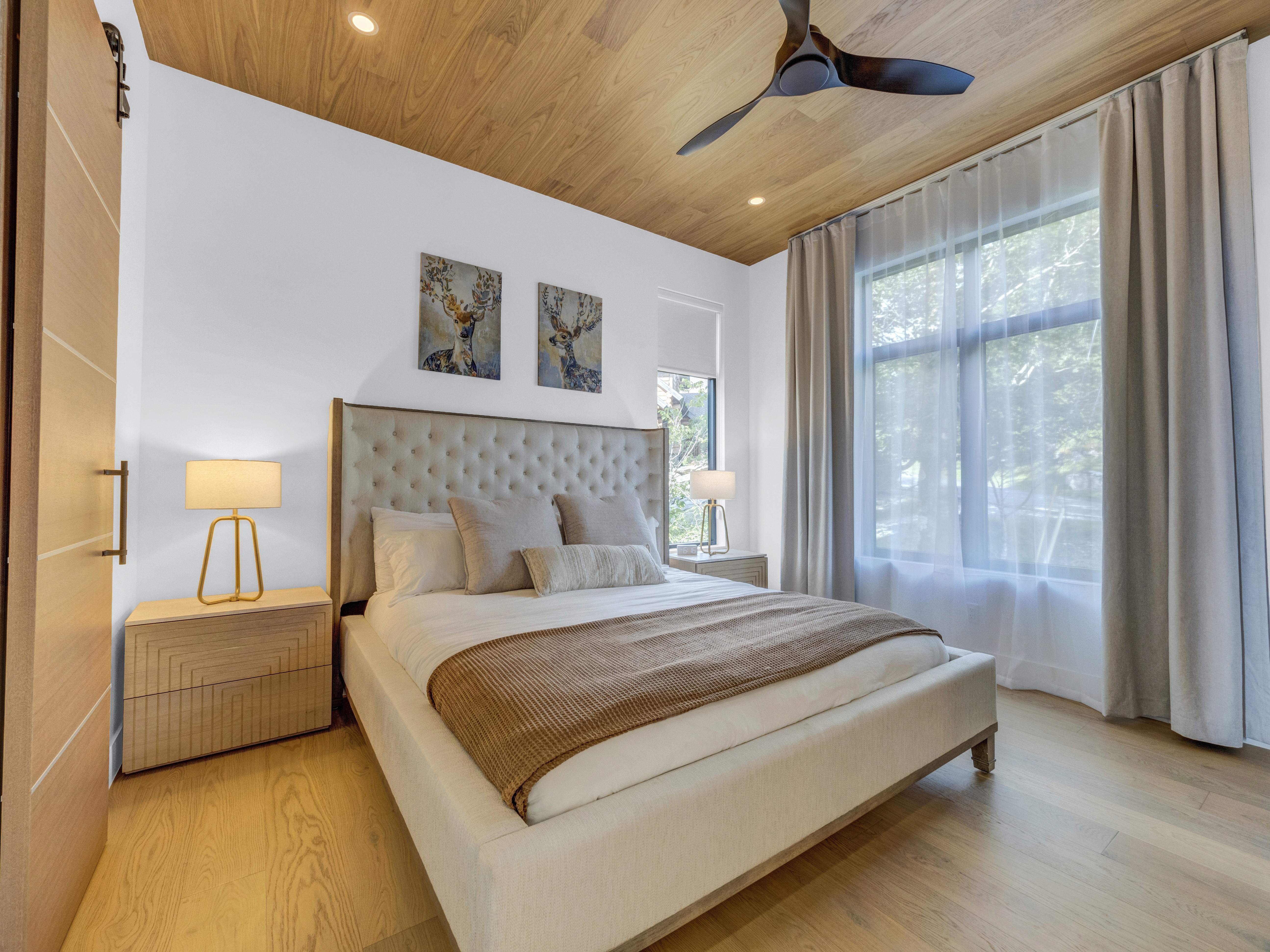 Second king guest bedroom with modern furnishings at Beech Harmony