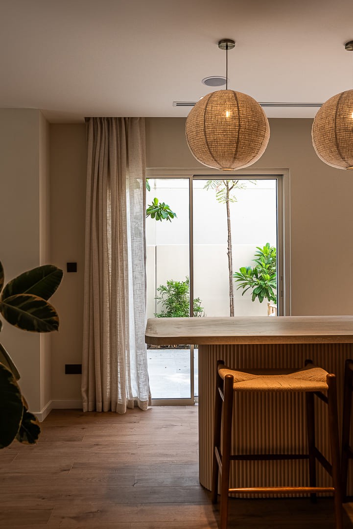 Image of a glass window in a dinning area