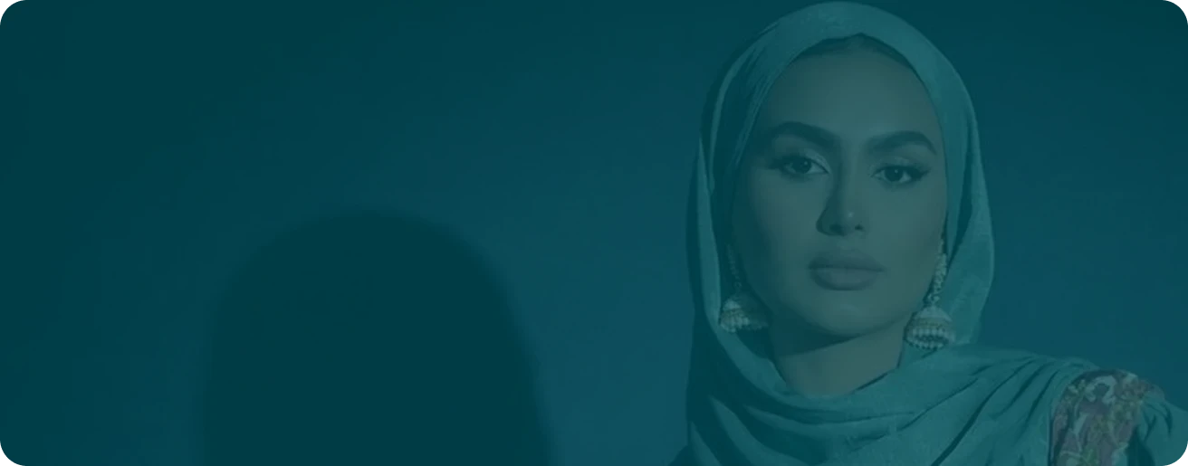 أميرة الفرج مؤسسة علامة عبايات العالية