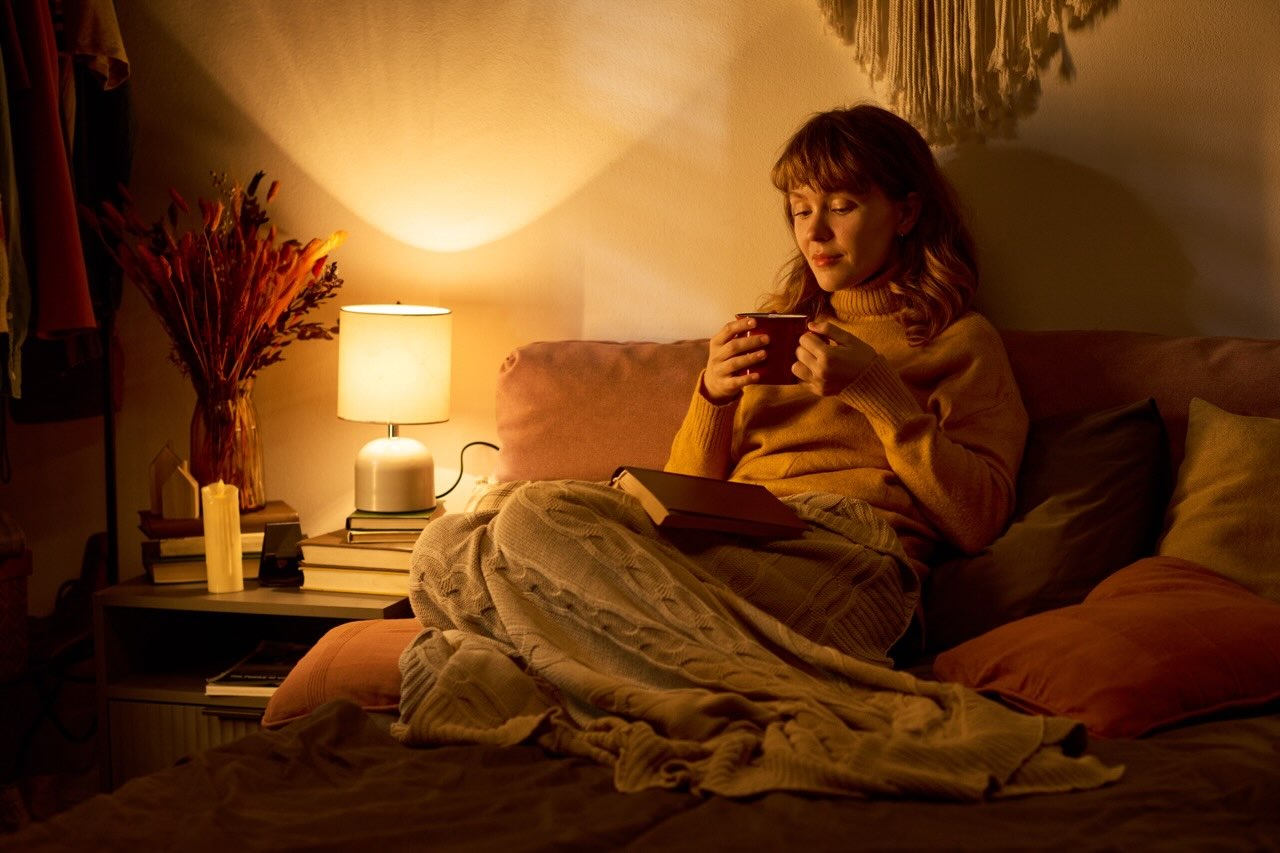depression intervention dimmed warm light avoid bright blue light before bed