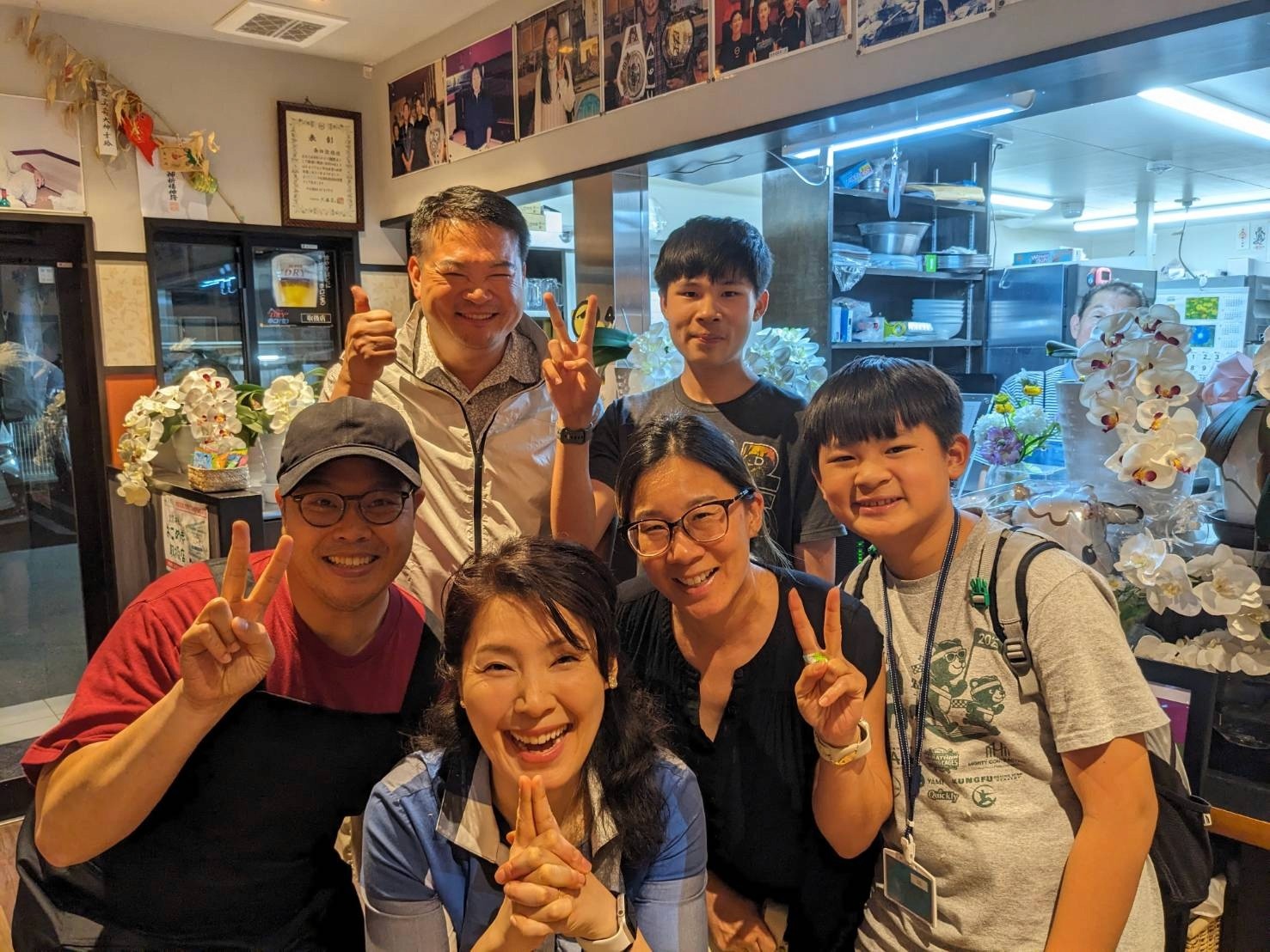 Mrs Eats and vistors at Yakiniku Torijyu