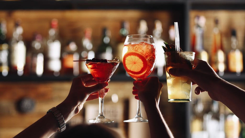 Cocktails richtig mixen – ausgewogene Drinks mit Eis, Zitrus & Balance