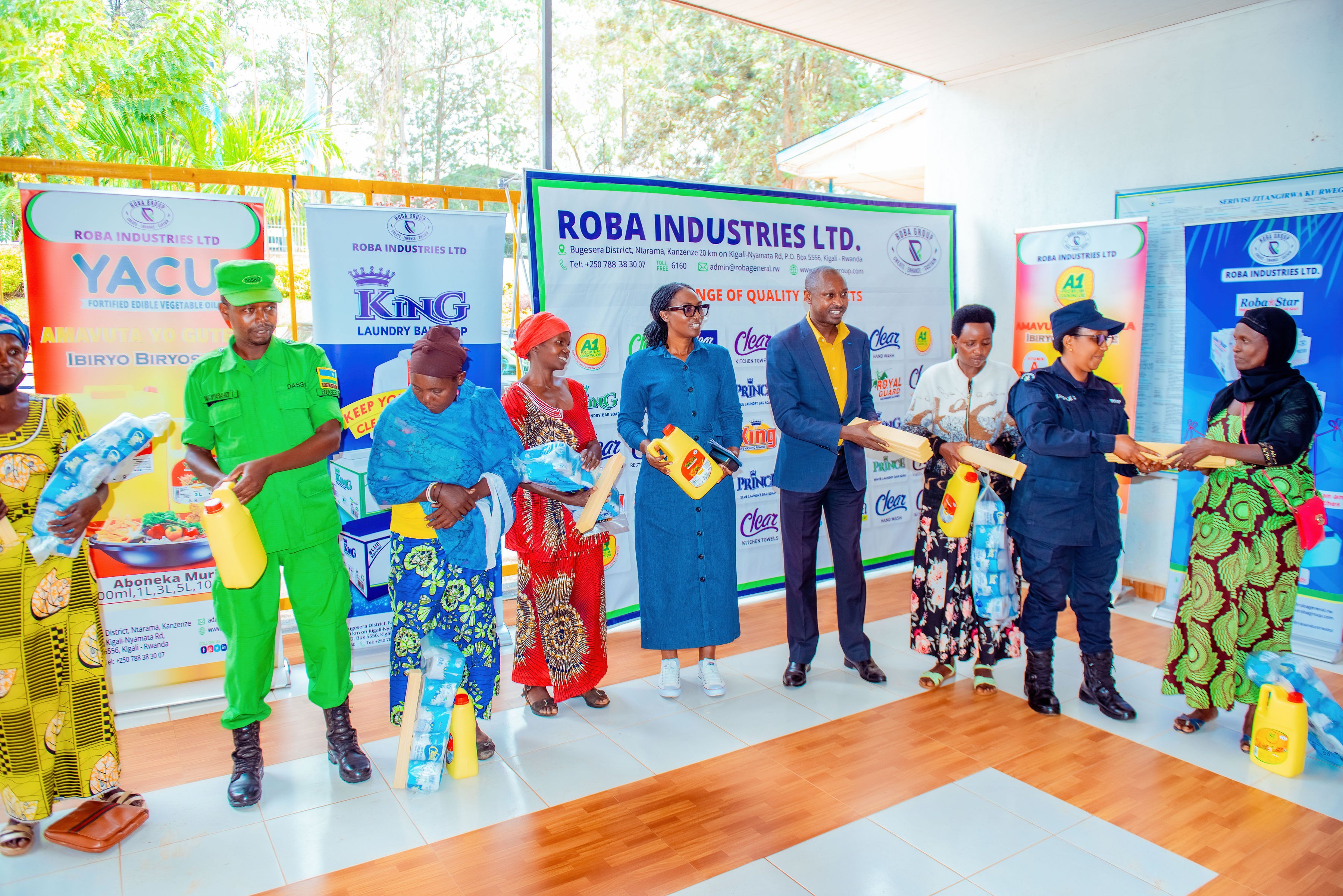 Compliance Support person wearing mask and give thumbs up cheerfully