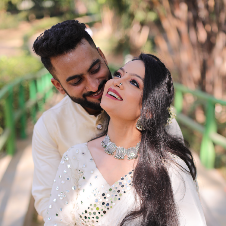 romantic couple photoshoot candid moment outdoor pre wedding photography
