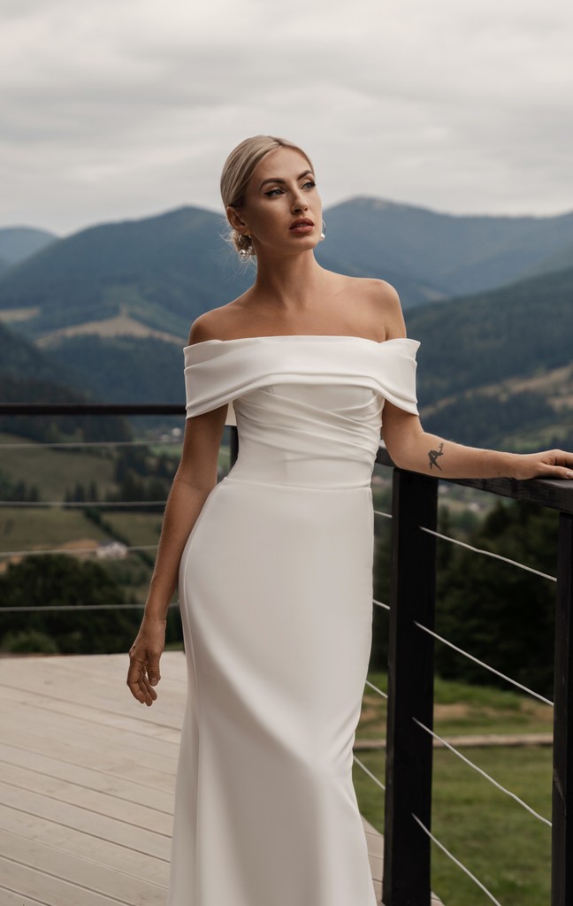minimalistische trouwjurk strapless