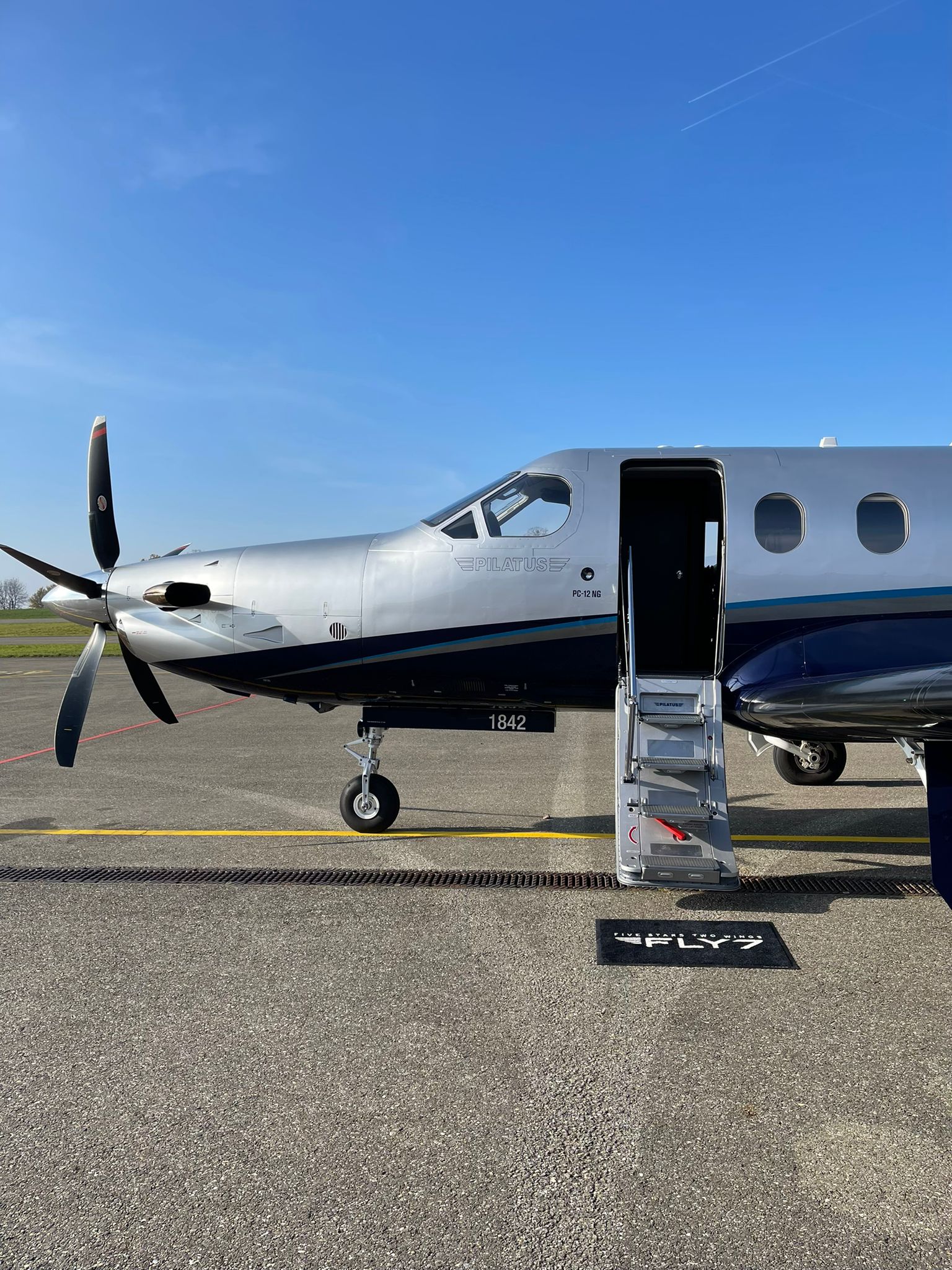 Pilatus PC-12 exterior
