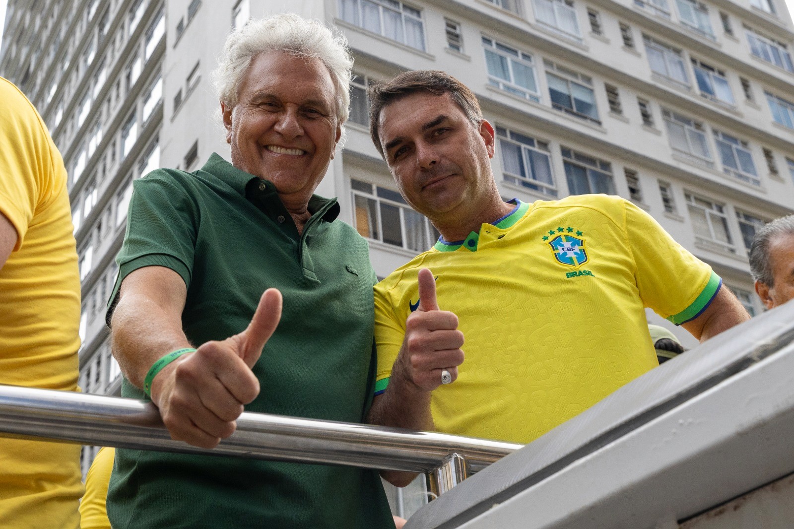 Caiado e Flávio Bolsonaro na Paulista