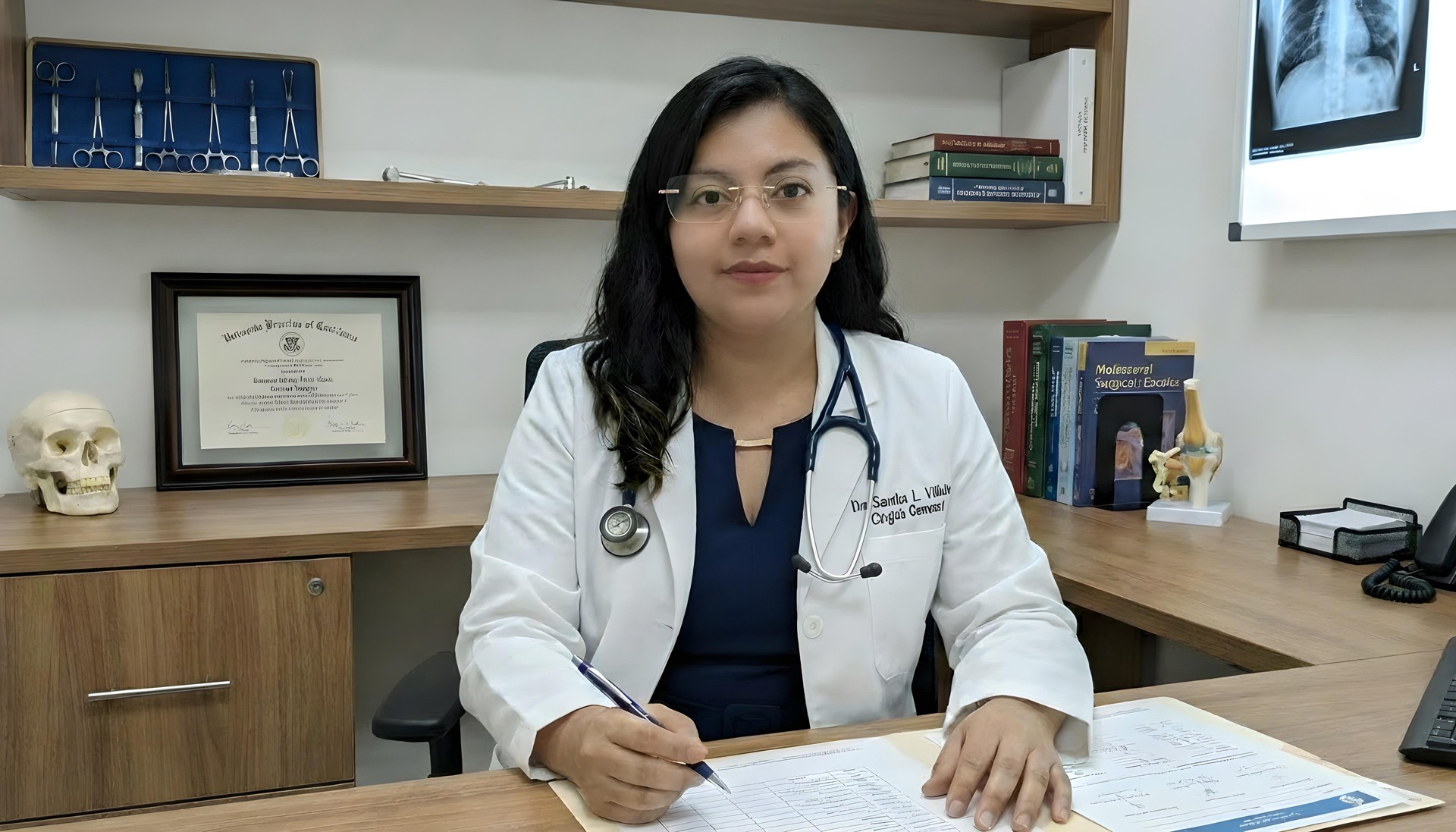 Doctora Sandy Especialista en Cirugía Laparoscópica