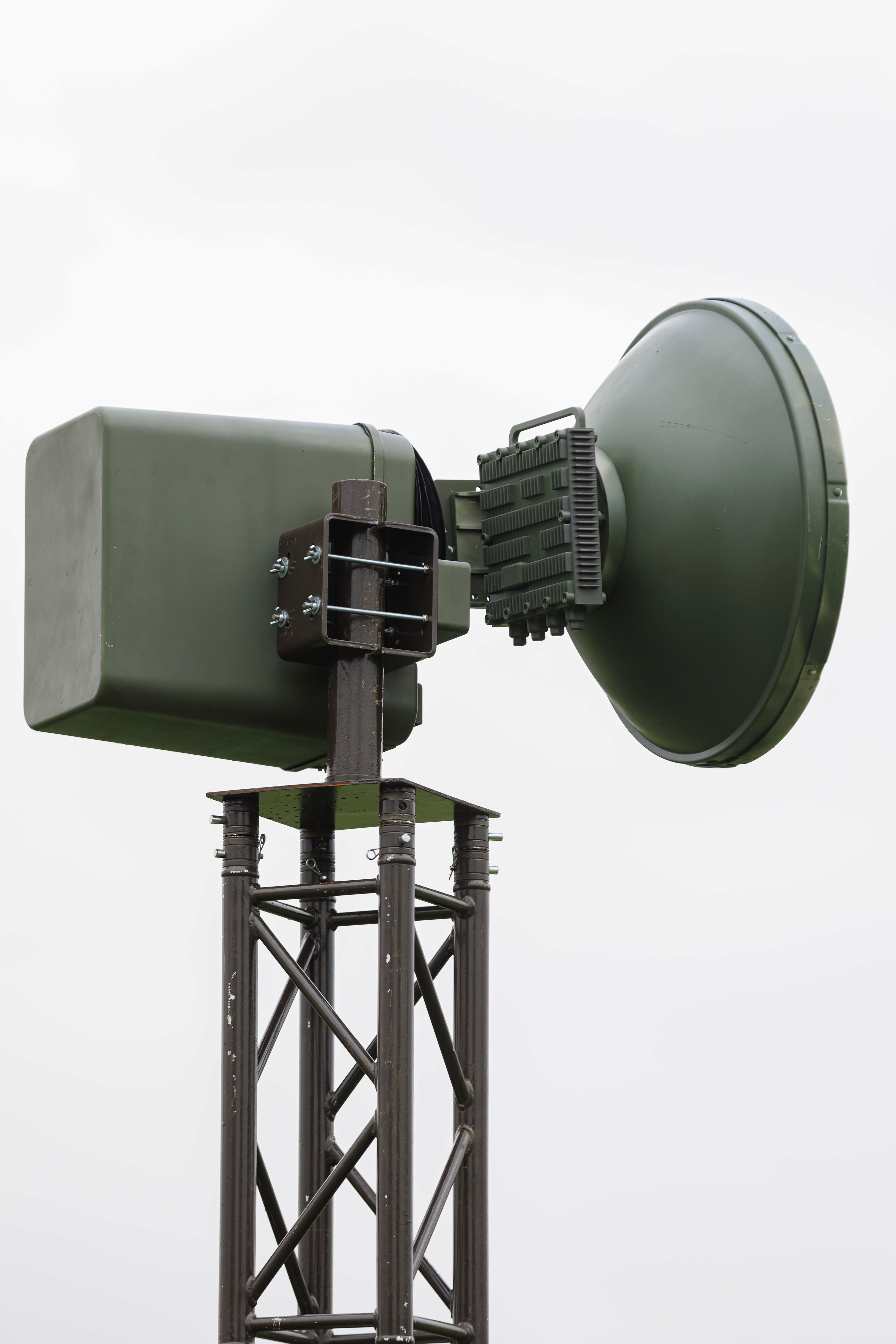 acculink dish in green against a grey sky
