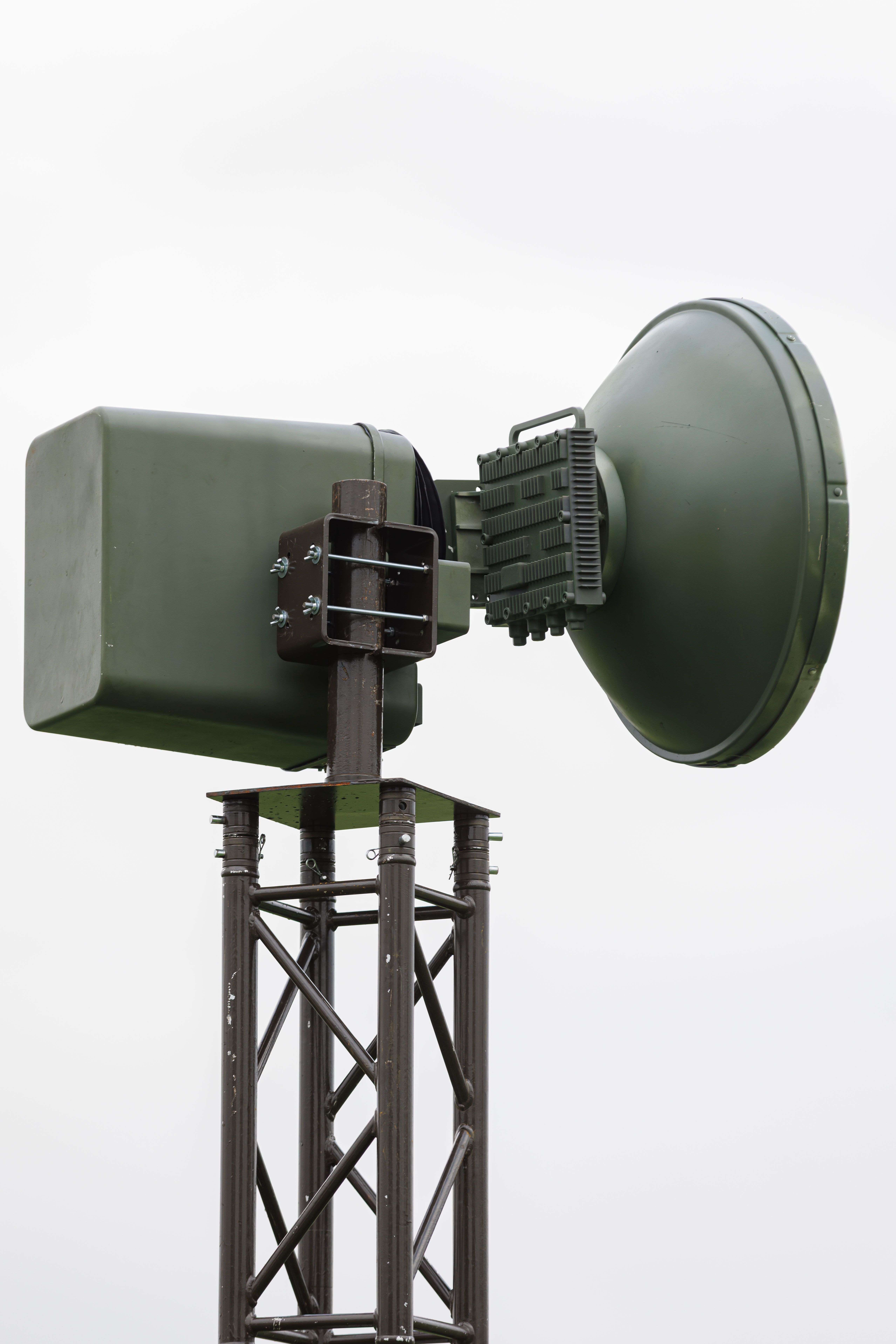 acculink dish in green against a grey sky