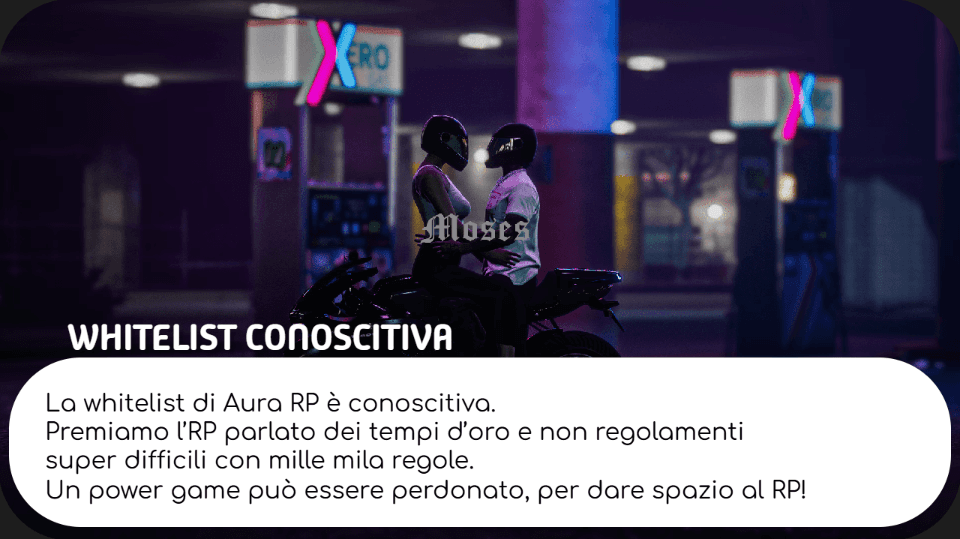 Una coppia, uomo e donna, che si abbraccia stando su una moto