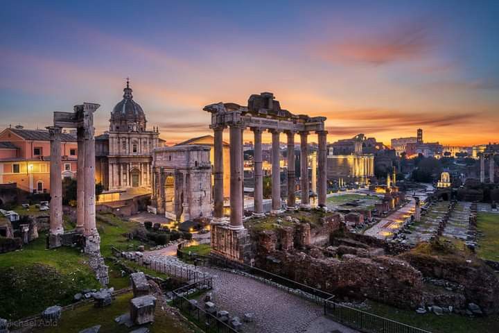 Roman Forum ruins in the early morning light, a highlight of any Rome itinerary.